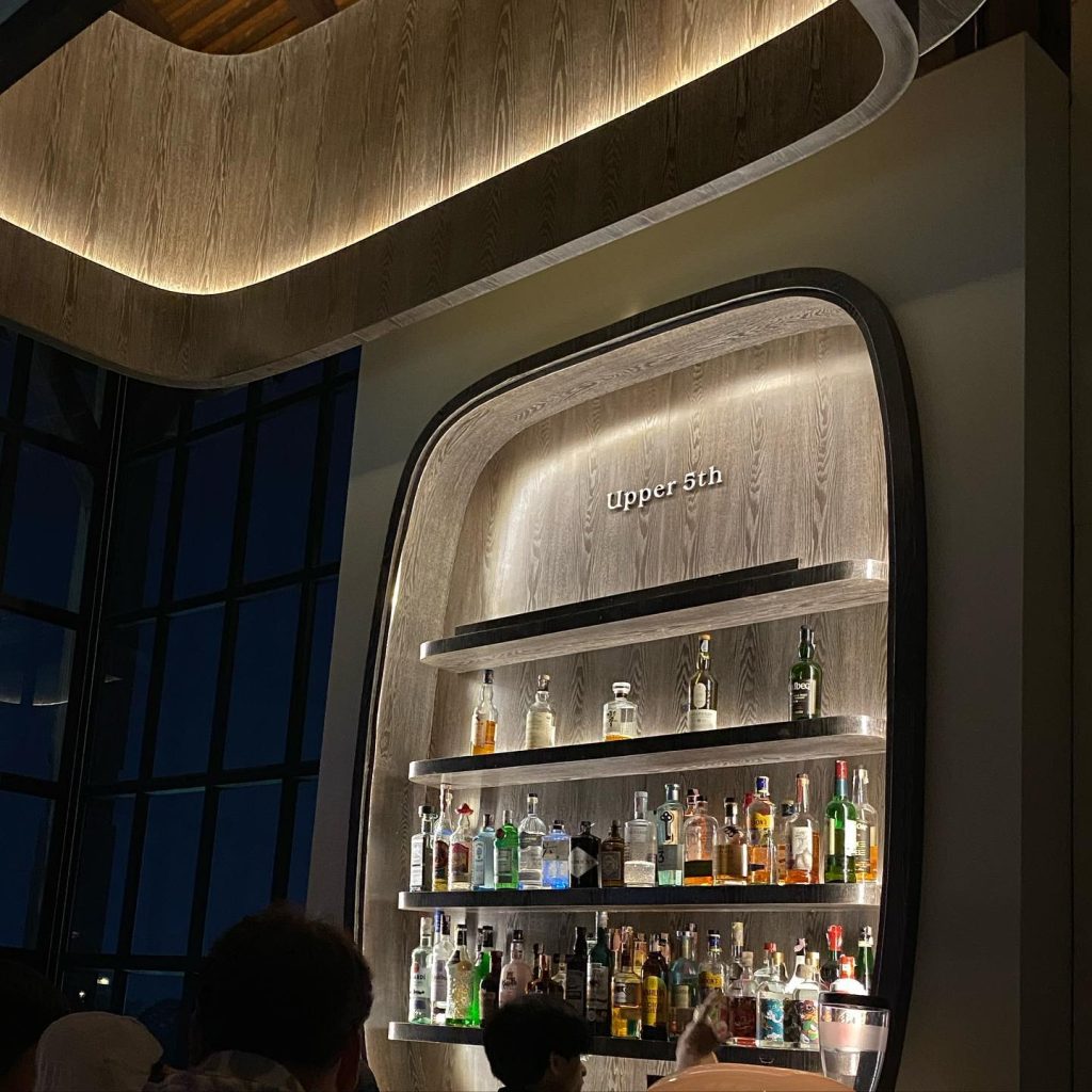Upper 5th Rooftop บาร์ เชียงใหม่